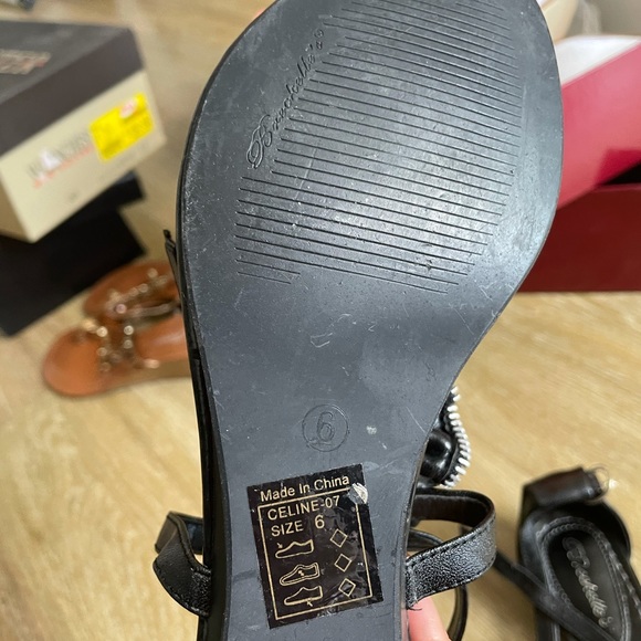 Sandals - Picture 4 of 4